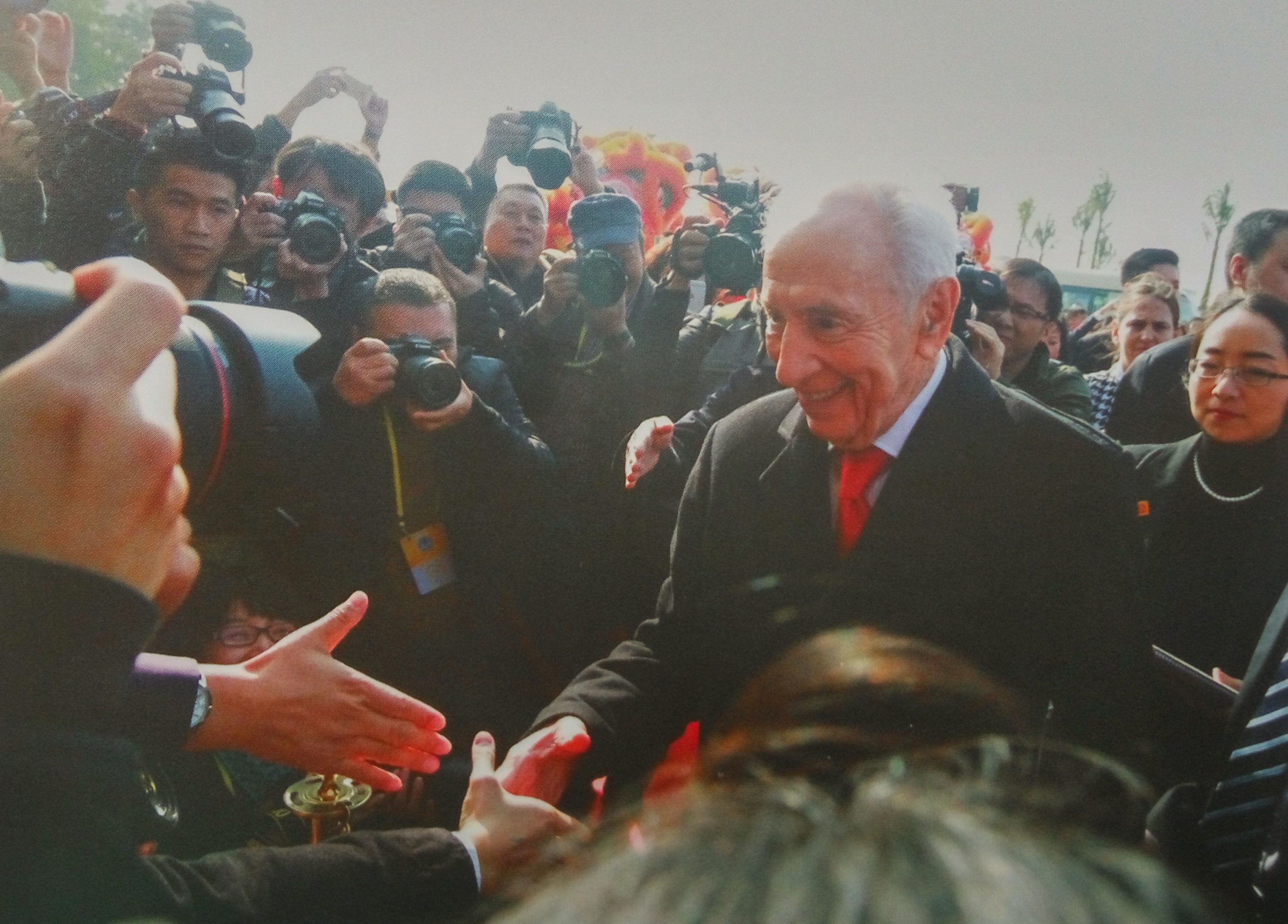 握手10.jpg 握手10.jpg