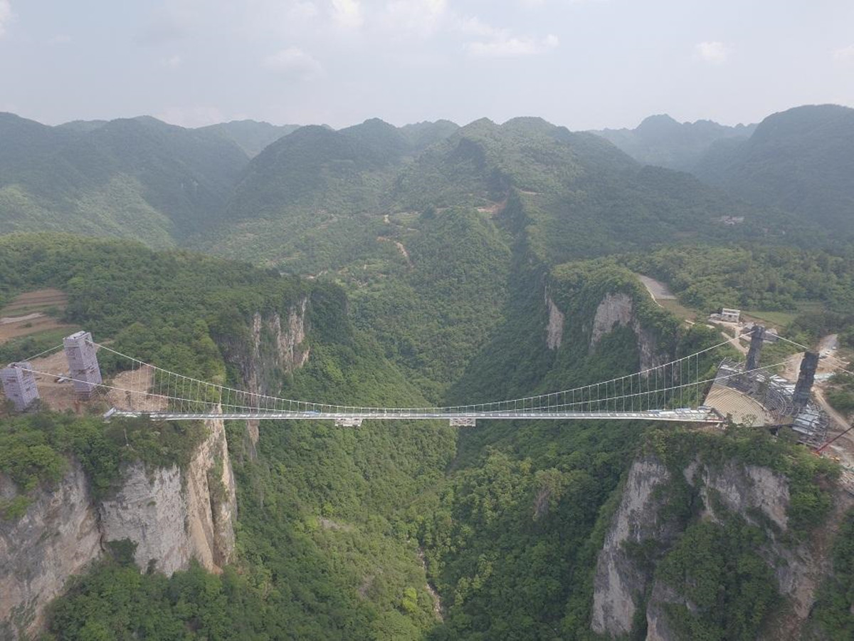 玻璃桥2.jpg 玻璃桥2.jpg