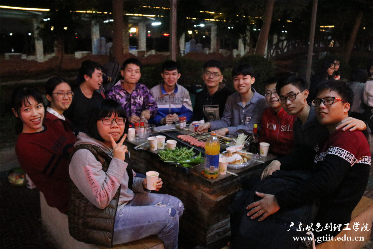 IMG_4564.jpg IMG_4564.jpg