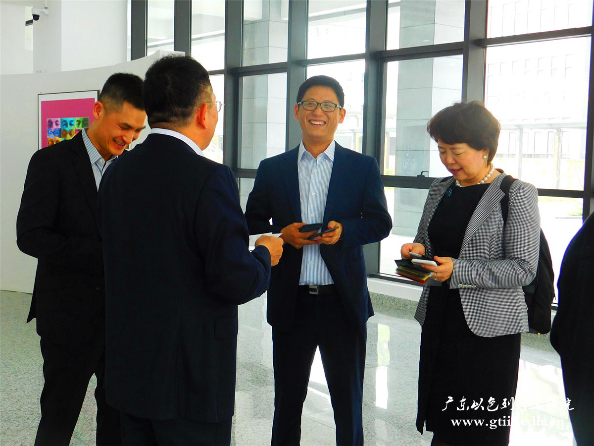 Photo 2.jpg Photo 2.jpg