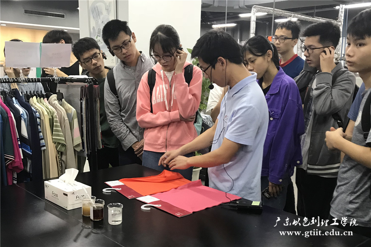 同学听产品功能介绍_副本_副本.jpg 同学听产品功能介绍_副本_副本.jpg