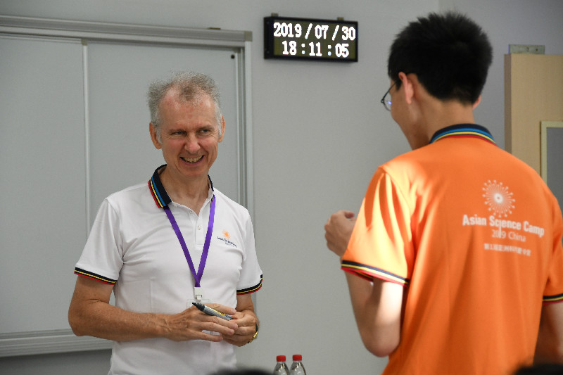 jiaoshouyuxueshengjiaoliu.jpg jiaoshouyuxueshengjiaoliu.jpg