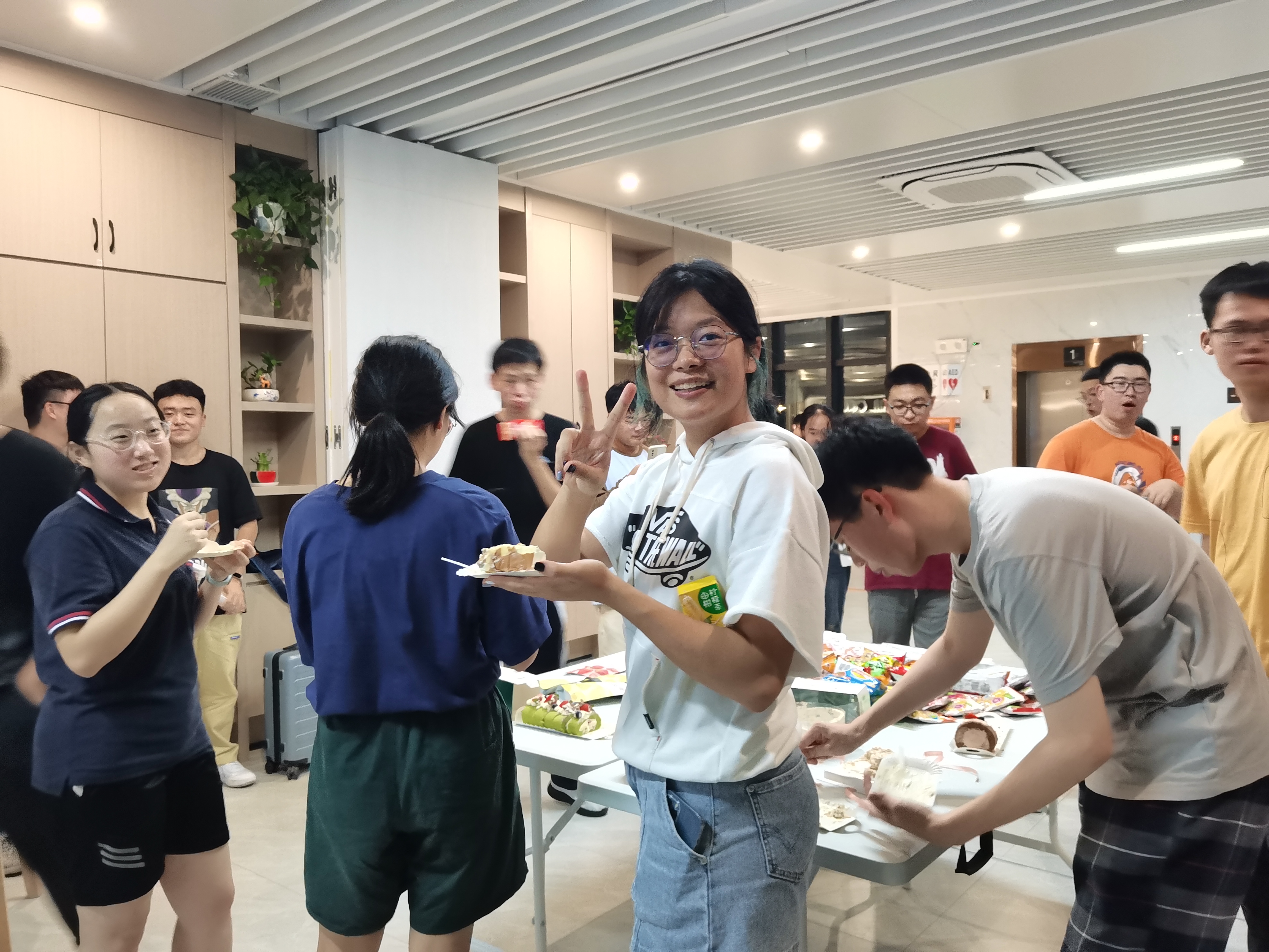 中场休息2.jpg