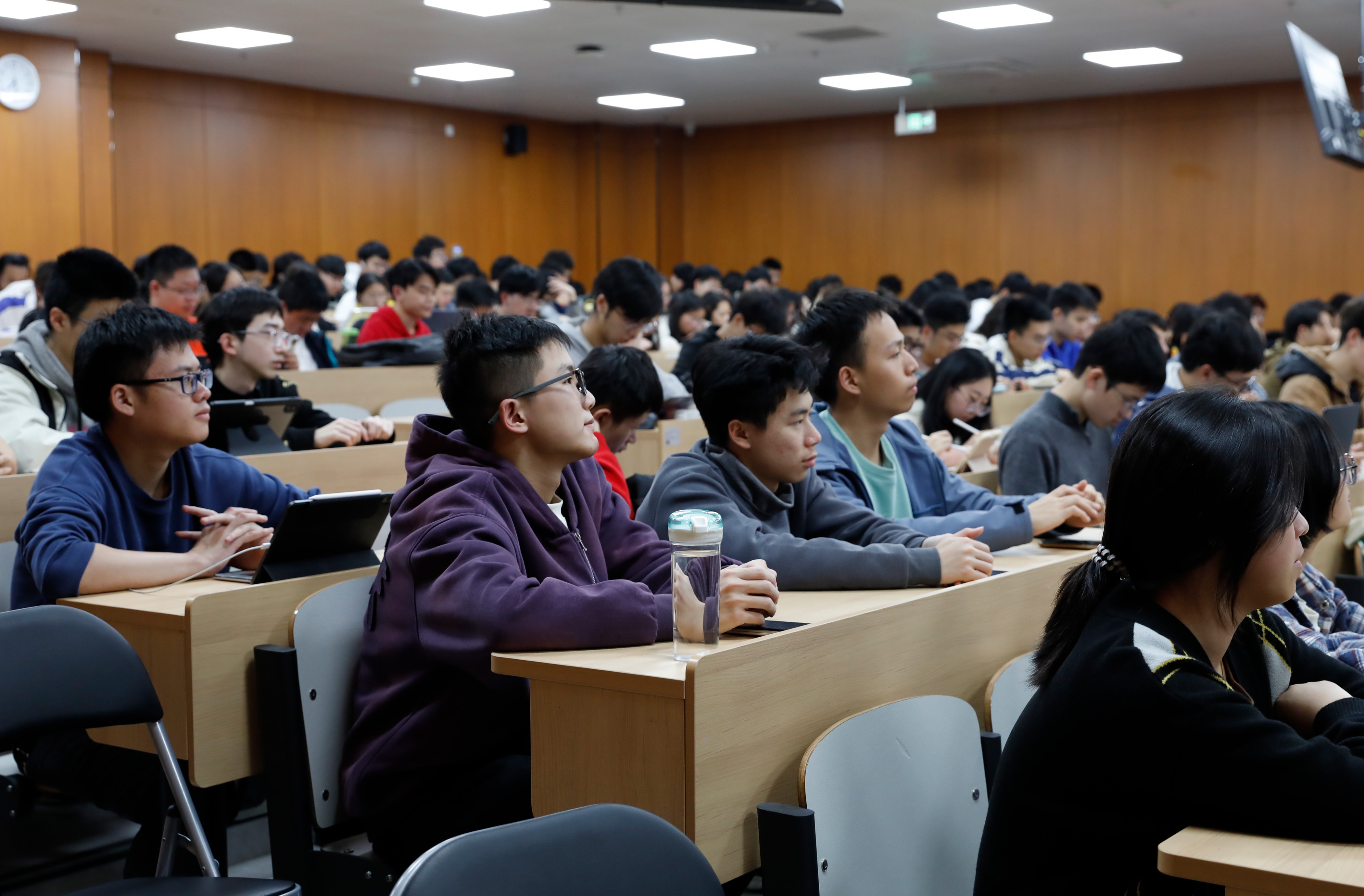 _16A8203.jpg _16A8203.jpg