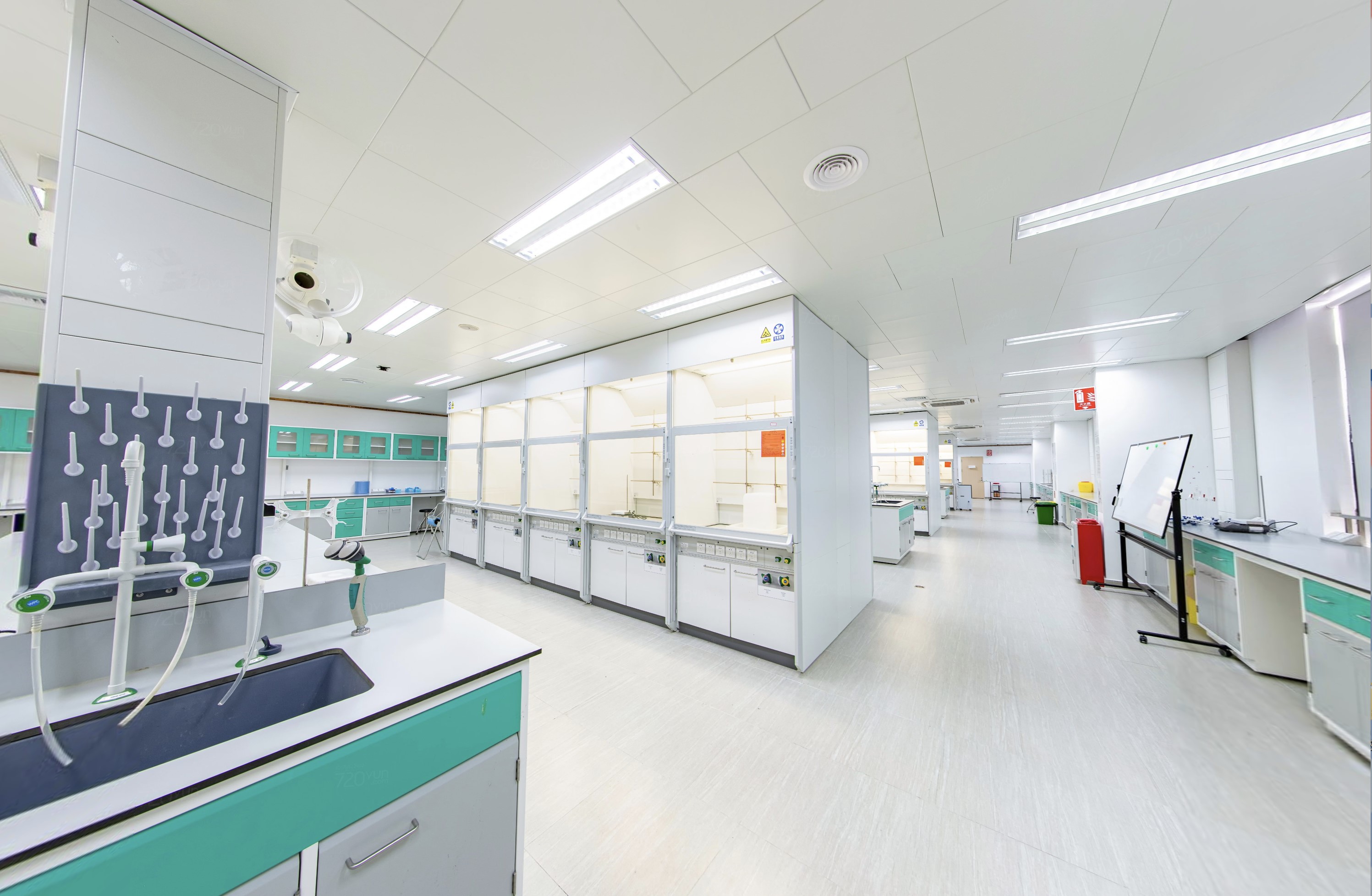 分析化学实验室1.jpg